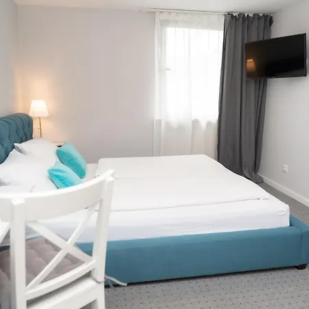 Zum Hahn Bed & Breakfast *