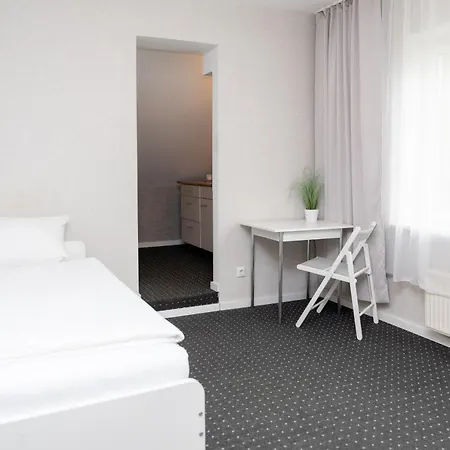 Zum Hahn לינה וארוחת בוקר 3*