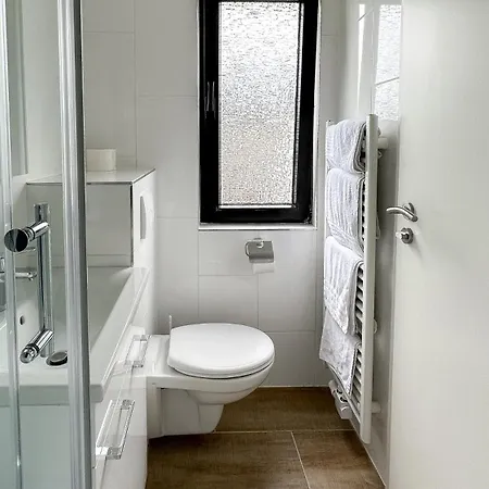 Zum Hahn לינה וארוחת בוקר 3*