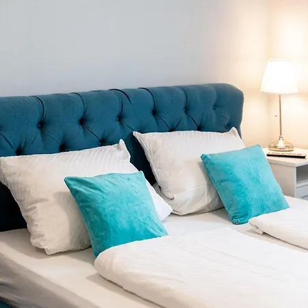 Zum Hahn Bed & Breakfast *