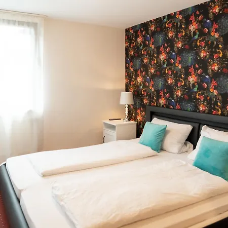 Zum Hahn Bed & Breakfast *