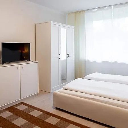 Zum Hahn Bed & Breakfast Garbsen