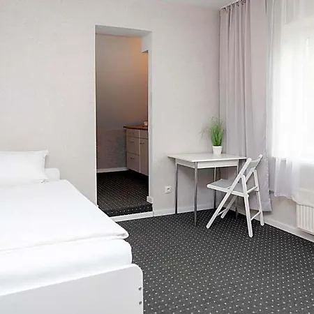 Bed & Breakfast Zum Hahn 3*